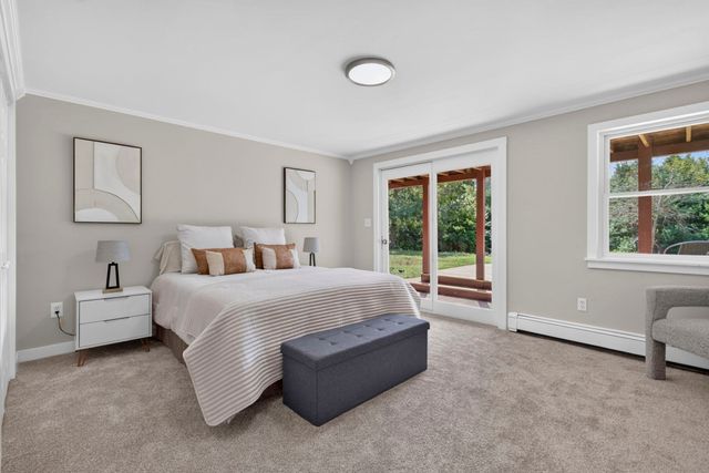 25 Old Center St, Carver, MA 02330