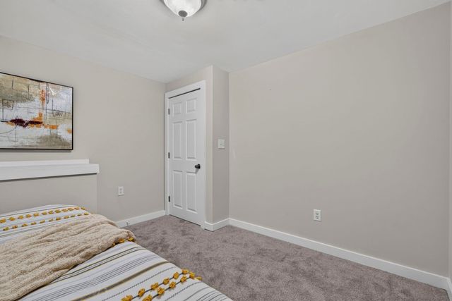 25 Old Center St, Carver, MA 02330