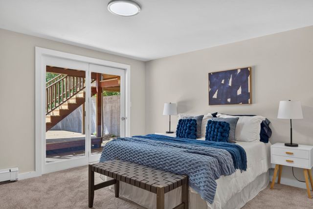 25 Old Center St, Carver, MA 02330
