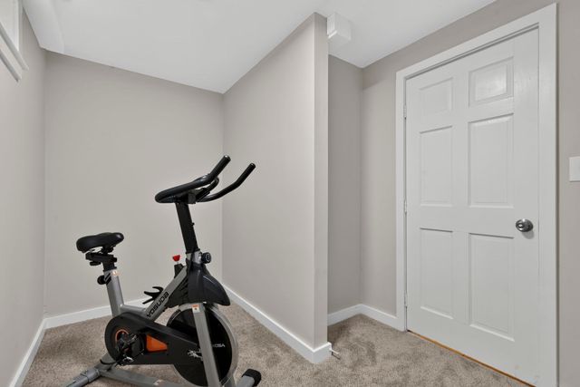25 Old Center St, Carver, MA 02330