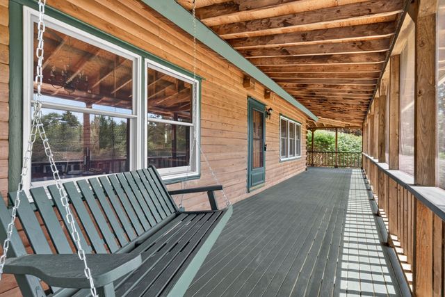 25 Old Center St, Carver, MA 02330