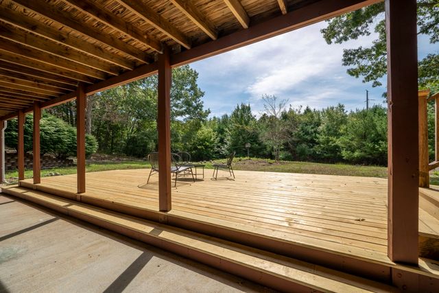 25 Old Center St, Carver, MA 02330