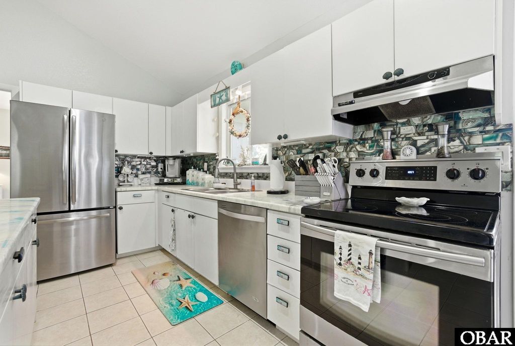Image 16 of property listing at 3950 Pineway Drive Lot 20, Kitty Hawk, NC 27949