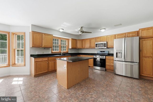 3459 ENDURO RUN RD, Midland, VA 22728