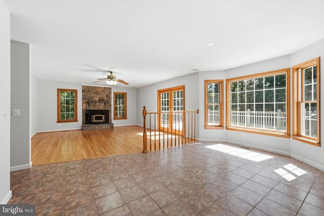 3459 ENDURO RUN RD, Midland, VA 22728