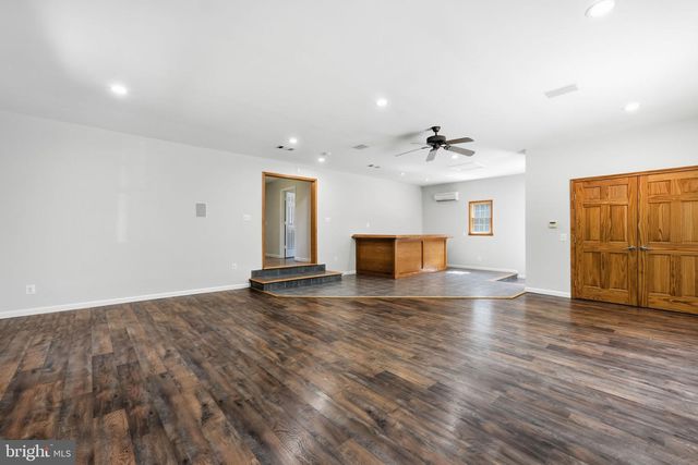 3459 ENDURO RUN RD, Midland, VA 22728