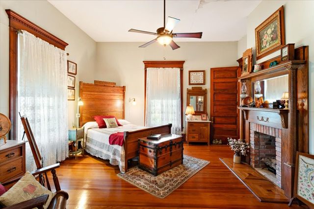 704 E Main Street, Honey Grove, TX 75446