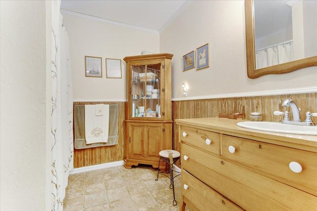 704 E Main Street, Honey Grove, TX 75446