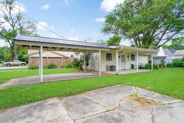 704 E Main Street, Honey Grove, TX 75446