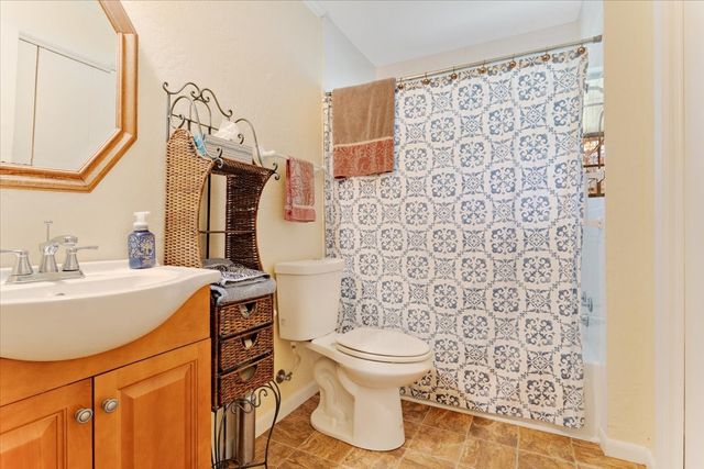 704 E Main Street, Honey Grove, TX 75446
