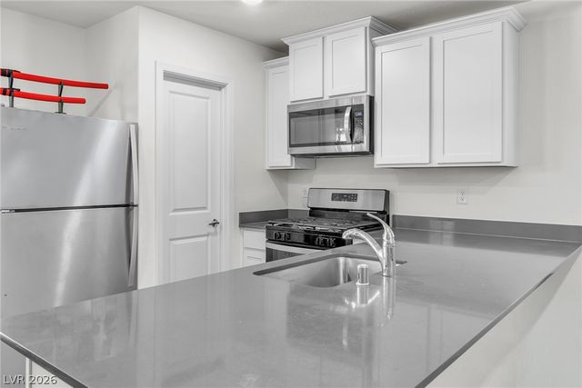6183 Pink Cosmos Avenue, Las Vegas, NV 89122