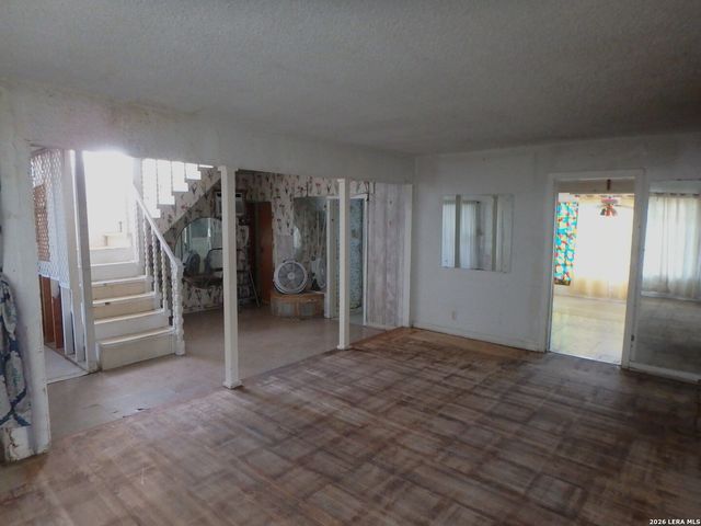 455 Savannah Dr, San Antonio, TX 78213