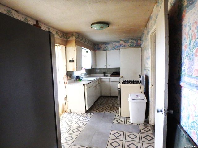 455 Savannah Dr, San Antonio, TX 78213