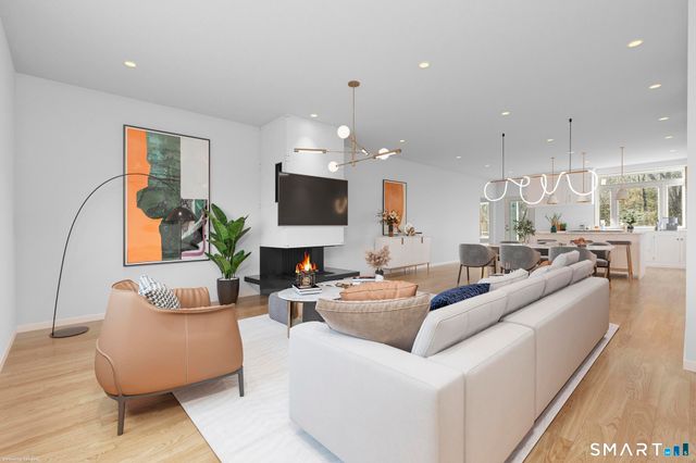 154B Long Meadow Hill Road, Brookfield, CT 06804