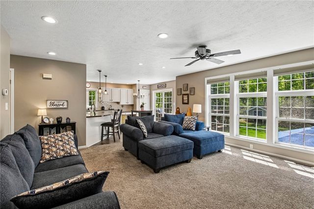 17 Shady Oaks Trail, Ogden, NY 14559