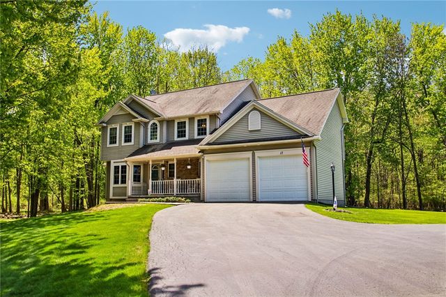 17 Shady Oaks Trail, Ogden, NY 14559
