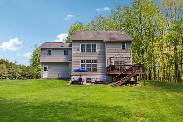 17 Shady Oaks Trail, Ogden, NY 14559