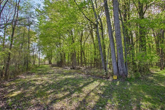 17 Shady Oaks Trail, Ogden, NY 14559