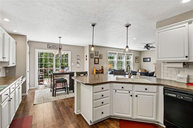 17 Shady Oaks Trail, Ogden, NY 14559