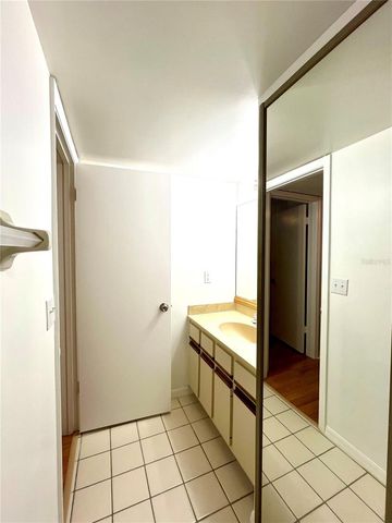 5268 CORAL COURT 612, Orlando, FL 32811