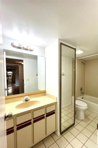 5268 CORAL COURT 612, Orlando, FL 32811