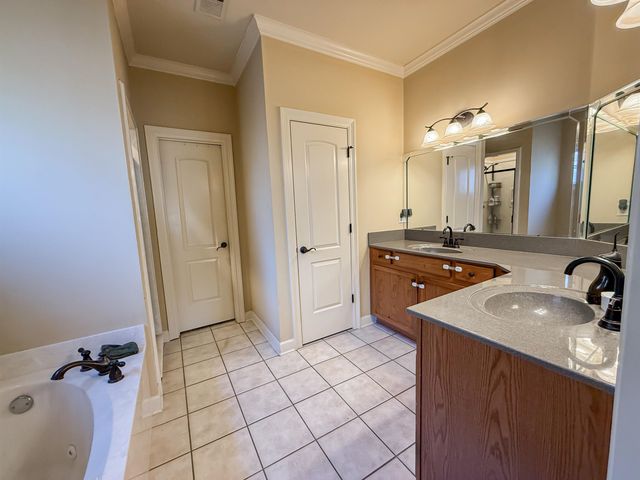 370 RUNNING BROOK LN, Oakland, TN 38060