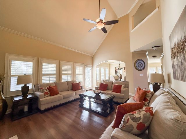 370 RUNNING BROOK LN, Oakland, TN 38060