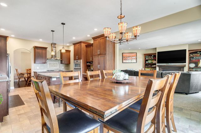 16292 Norwood Lane, Goshen, IN 46526