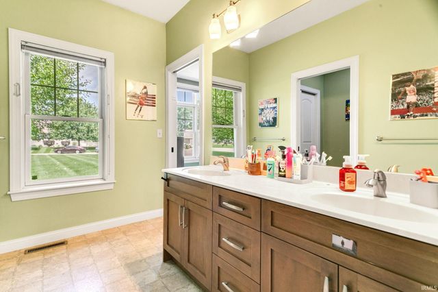 16292 Norwood Lane, Goshen, IN 46526