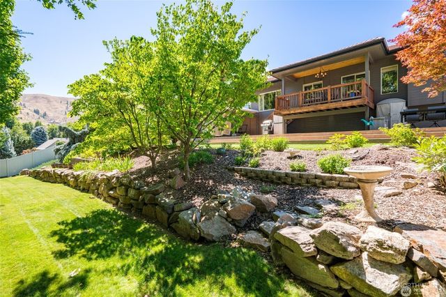 2013 Linville Dr, Wenatchee, WA 98801