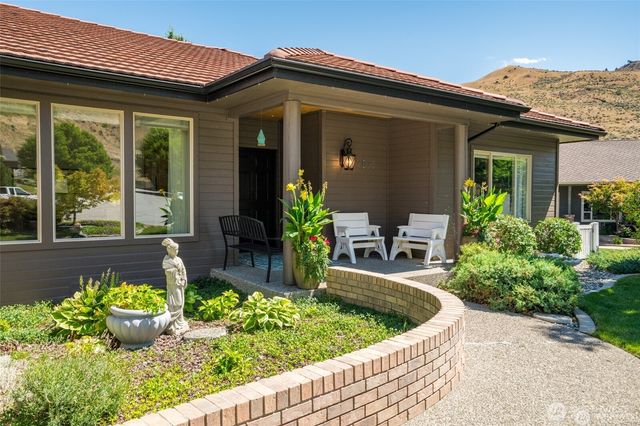 2013 Linville Dr, Wenatchee, WA 98801