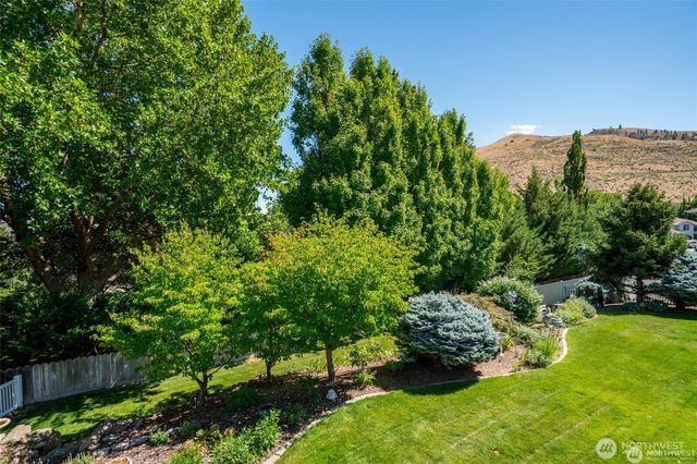2013 Linville Dr, Wenatchee, WA 98801