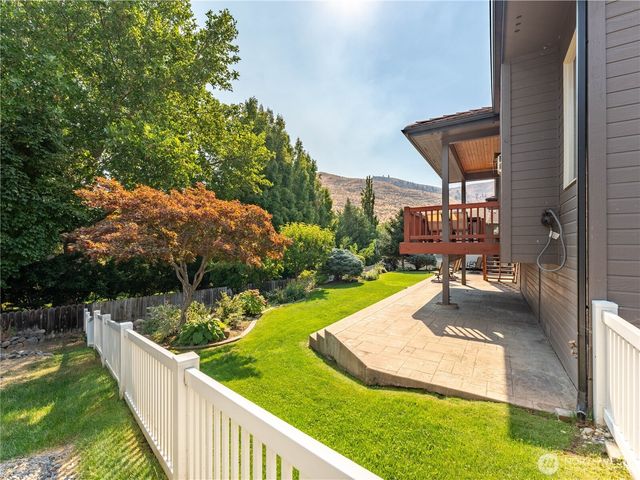 2013 Linville Dr, Wenatchee, WA 98801