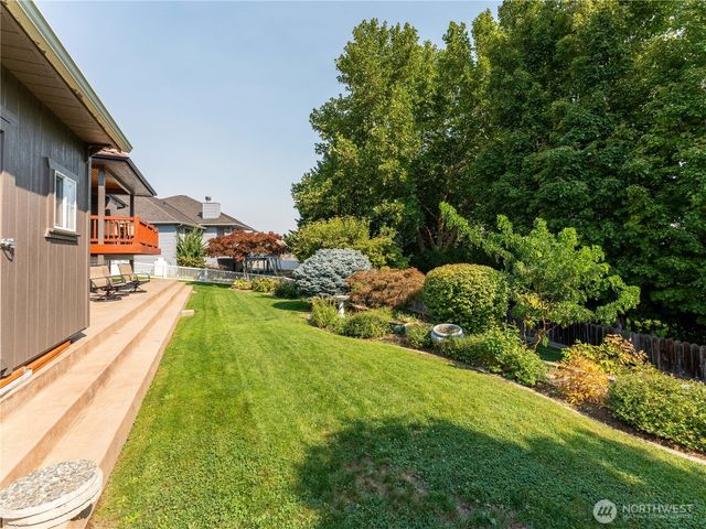 2013 Linville Dr, Wenatchee, WA 98801