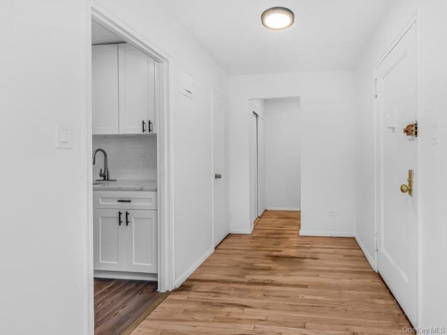 2165 Matthews Avenue 4A, Bronx, NY 10462