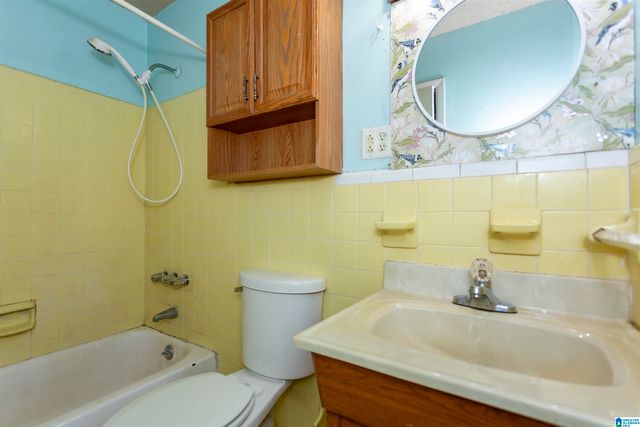 2801 CLYBURNE STREET, Hueytown, AL 35023