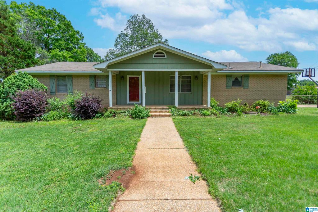 2801 CLYBURNE STREET, Hueytown, AL 35023