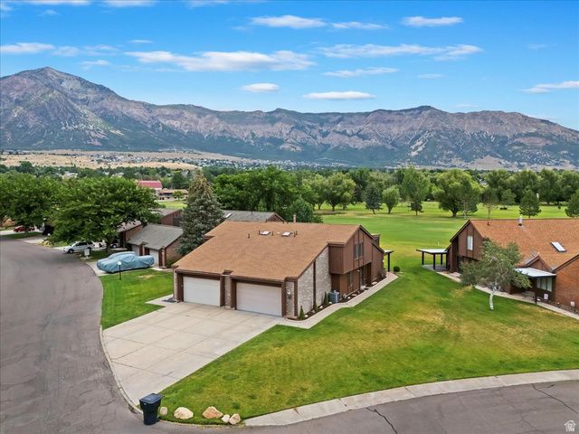 69 WHITE BARN DR, Pleasant View, UT 84414