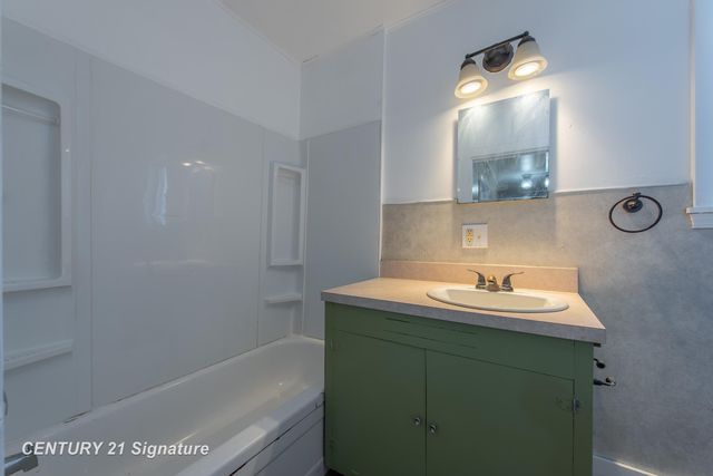 208 W Indian Street, Midland, MI 48640