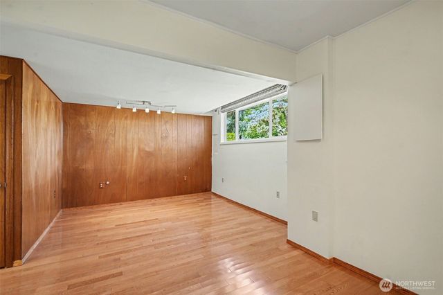 10749 30th Ave NE, Seattle, WA 98125