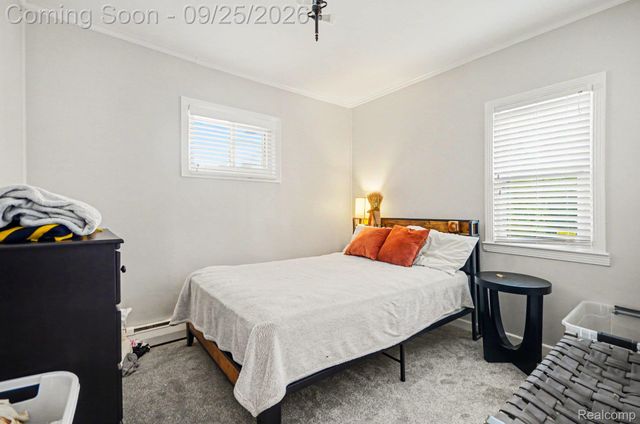 51 W Harry Avenue, Hazel Park, MI 48030