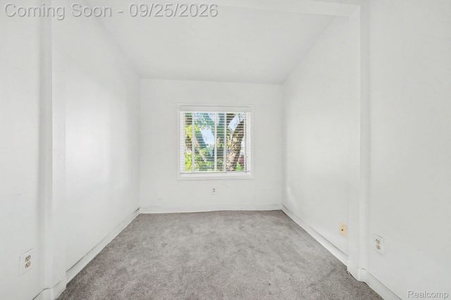 51 W Harry Avenue, Hazel Park, MI 48030