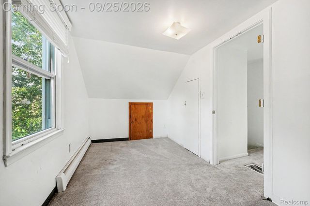 51 W Harry Avenue, Hazel Park, MI 48030