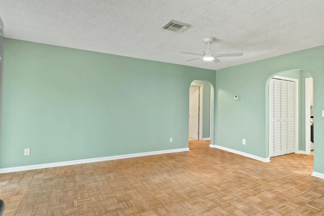 4368 Hawthorn Avenue, Palm Beach Gardens, FL 33410