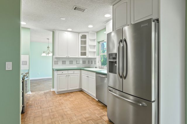 4368 Hawthorn Avenue, Palm Beach Gardens, FL 33410