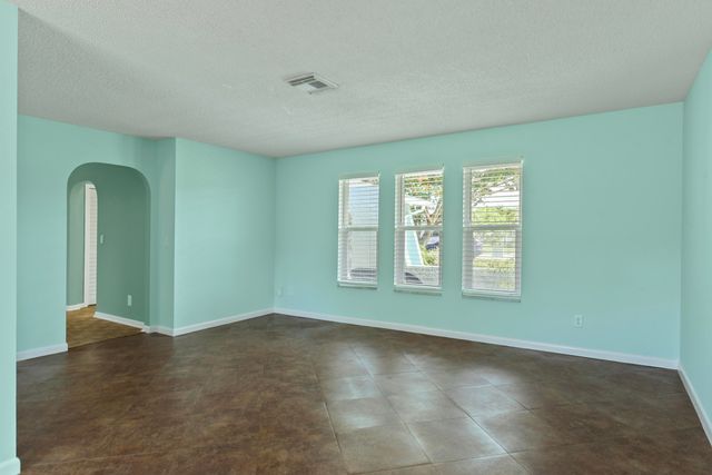 4368 Hawthorn Avenue, Palm Beach Gardens, FL 33410