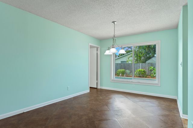 4368 Hawthorn Avenue, Palm Beach Gardens, FL 33410