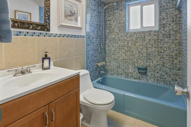 4368 Hawthorn Avenue, Palm Beach Gardens, FL 33410