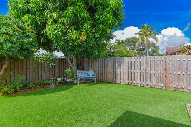 4368 Hawthorn Avenue, Palm Beach Gardens, FL 33410