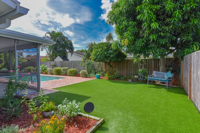 4368 Hawthorn Avenue, Palm Beach Gardens, FL 33410